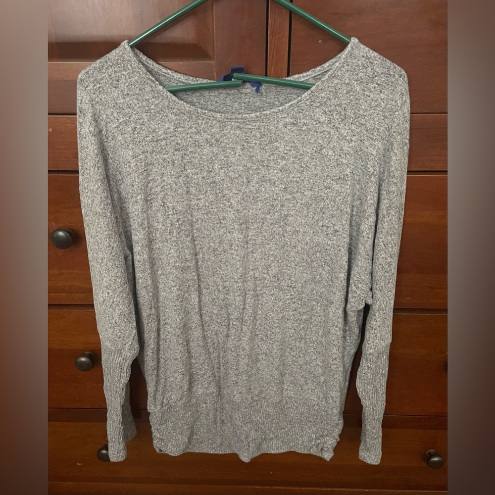 Apt 9 size medium sweater!